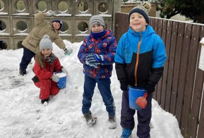 Zimní radovánky na prvním sněhu ve školní družině